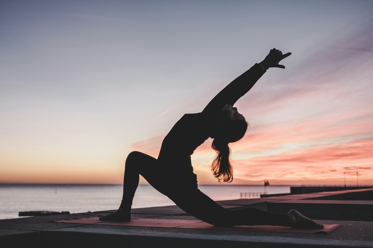Йога: польза для здоровья и возможные запреты к выполнению